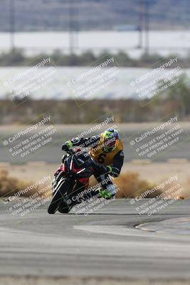 media/Nov-16-2025-Race Pace (Sun) [[8c5fa54630]]/Non Verified Riders (1st 20 Minutes)/1-Turn 14 (10am)/